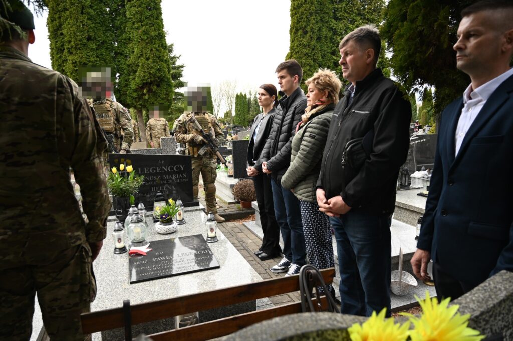 15 kwietnie o godzinie 11:00 na cmentarzu przy lubelskim Majdanku z honorami oznaczono grób sierżanta Pawła Legenckiego insygniami Orderu Krzyża Wojskowego.