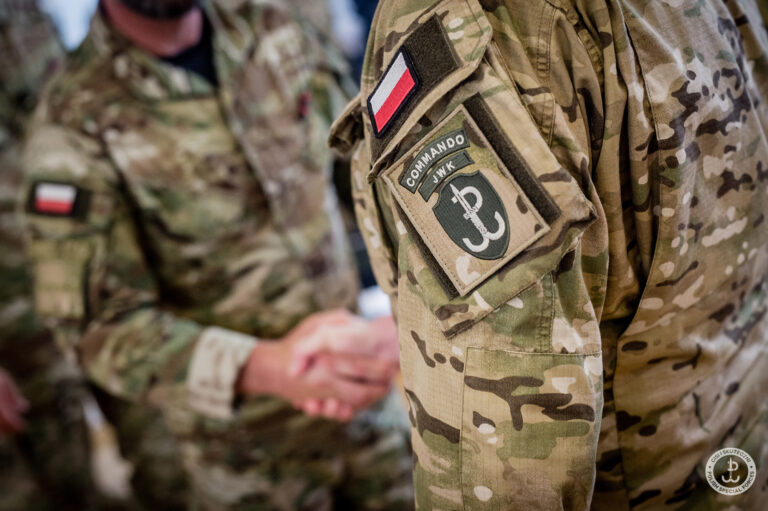 Wygraj dzień w Jednostce Wojskowej Komandosów — konkursy graficzne na 65-lecie JW 4101 i 15-lecie JWK