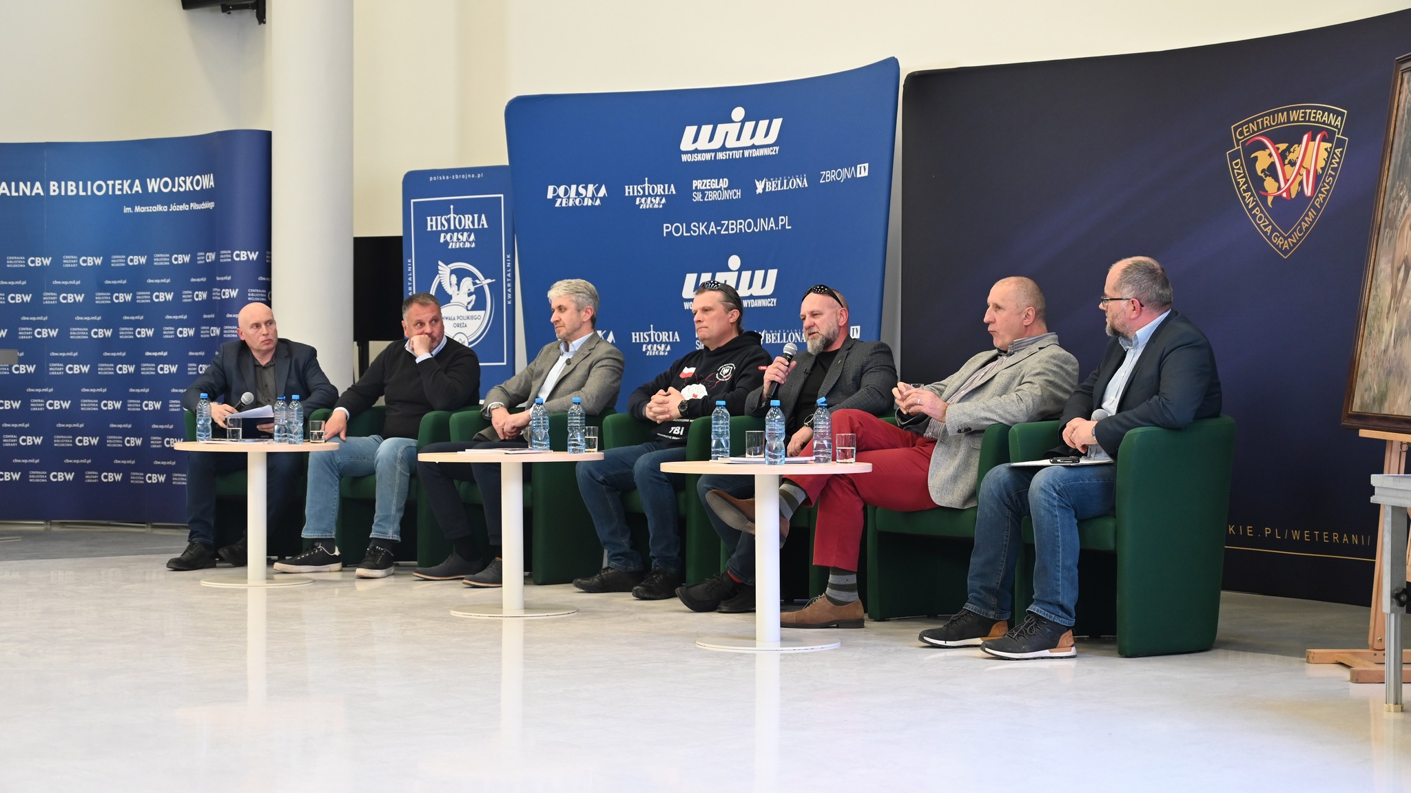 Spotkanie z weteranami GROM w Auli Głównej Centralnej Biblioteki Wojskowej w Warszawie